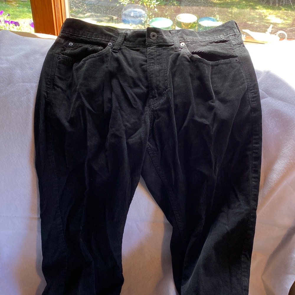 American Eagle BLACK corduroy pants  33x 32 slim straight